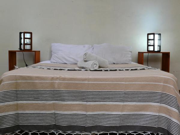 06 Central Hostel Buenos Aires : photo 1 de la chambre chambre double avec salle de bains privative