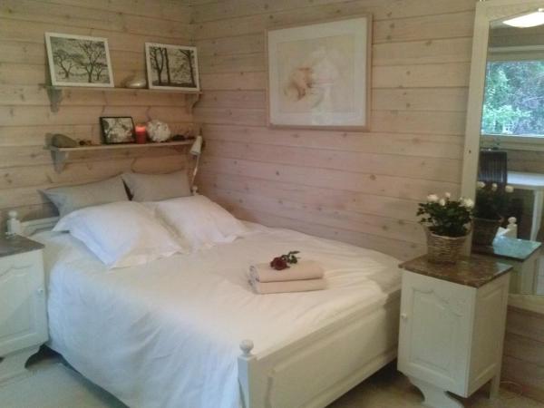 B&B The Aum-House : photo 3 de la chambre chambre double avec salle de bains privative