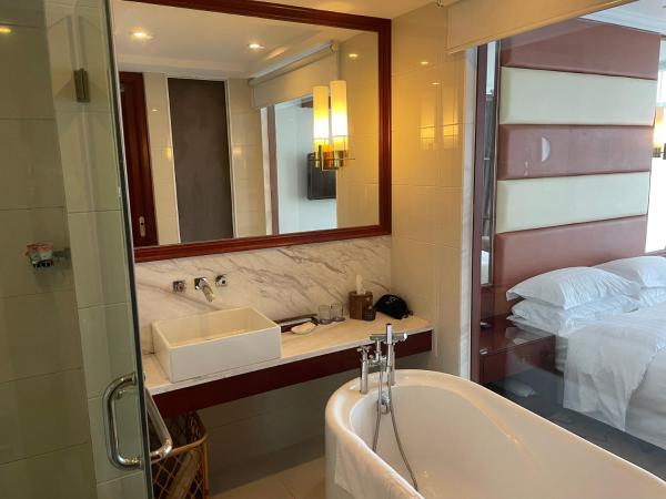 无锡花园大酒店 : photo 2 de la chambre chambre double – vue sur lac