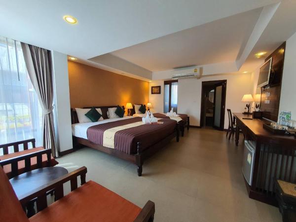 Goldenbell Hotel Chiangmai : photo 1 de la chambre chambre triple deluxe