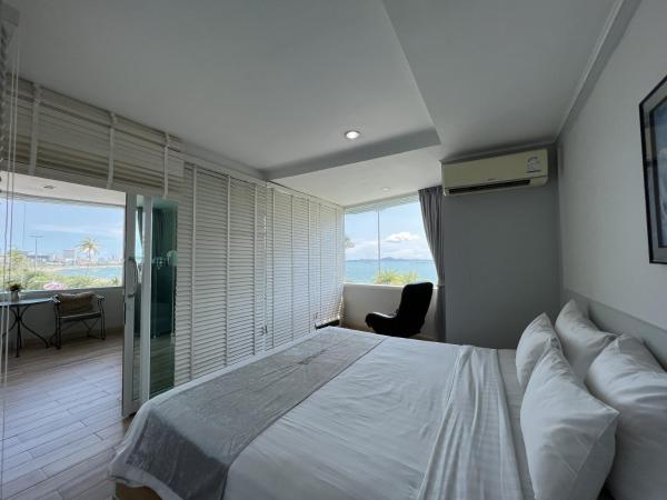 The Beach Front Resort, Pattaya : photo 1 de la chambre suite familiale - vue sur mer