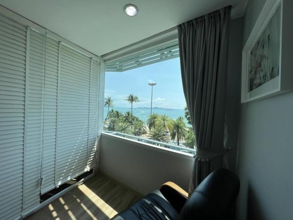 The Beach Front Resort, Pattaya : photo 4 de la chambre suite familiale - vue sur mer