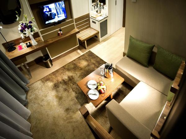 Ramada by Wyndham Istanbul Florya : photo 3 de la chambre suite lit king-size