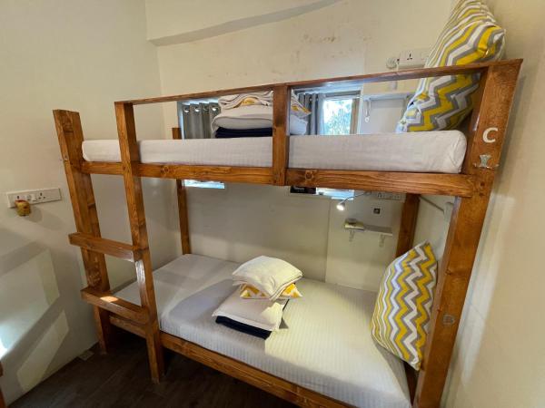 Locomo Mumbai - Stay Work Eat : photo 1 de la chambre lit dans dortoir pour femmes de 4 lits