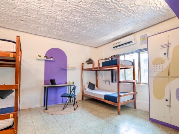Locomo Mumbai - Stay Work Eat : photo 6 de la chambre lit dans dortoir mixte de 6 lits