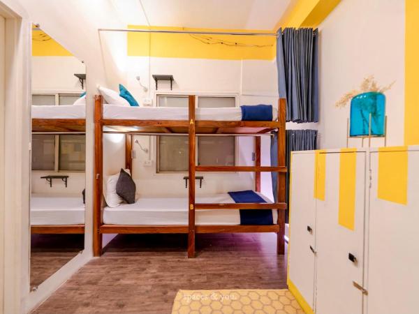 Locomo Mumbai - Stay Work Eat : photo 2 de la chambre lit dans dortoir standard de 4 lits