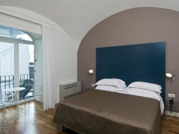 Hotel Piazza Bellini & Apartments : photo 2 de la chambre chambre double ou lits jumeaux standard