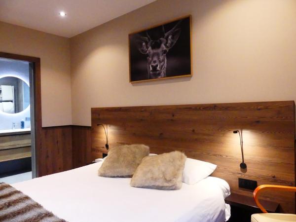 Logis Hotel Des Bains : photo 6 de la chambre chambre familiale - hébergement accessible uniquement par des escaliers