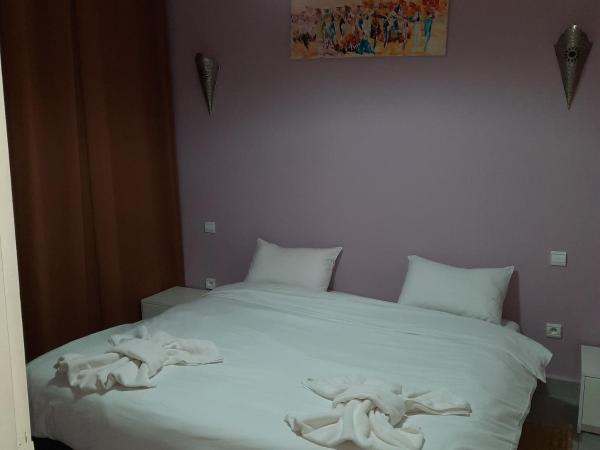 Résidence Habiba : photo 1 de la chambre chambre double - vue sur piscine