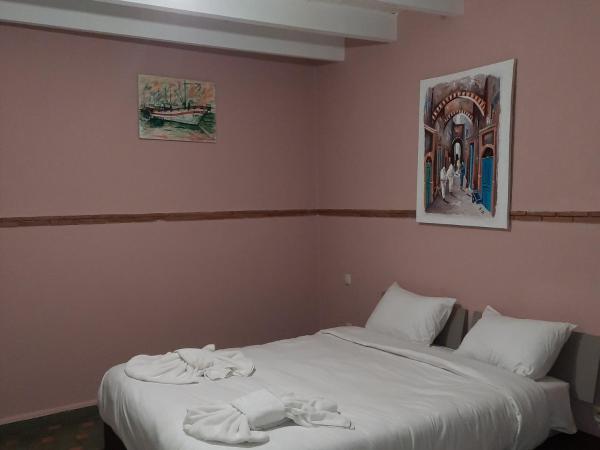 Résidence Habiba : photo 3 de la chambre chambre double - vue sur piscine