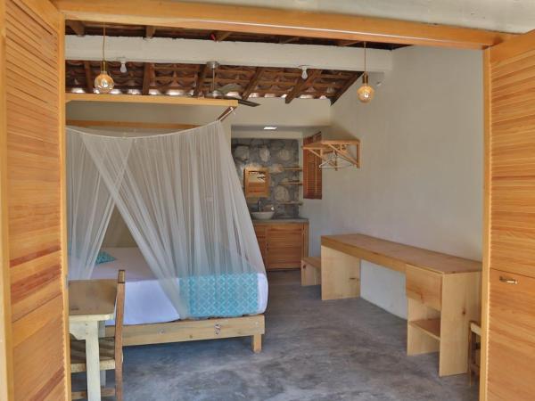 Casa de la Gente Nube : photo 1 de la chambre chambre lit king-size - vue sur jardin