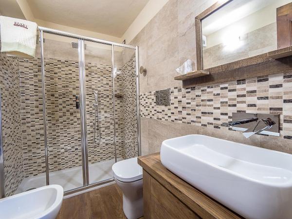 Domus Antica Aosta : photo 5 de la chambre chambre double supérieure avec balcon