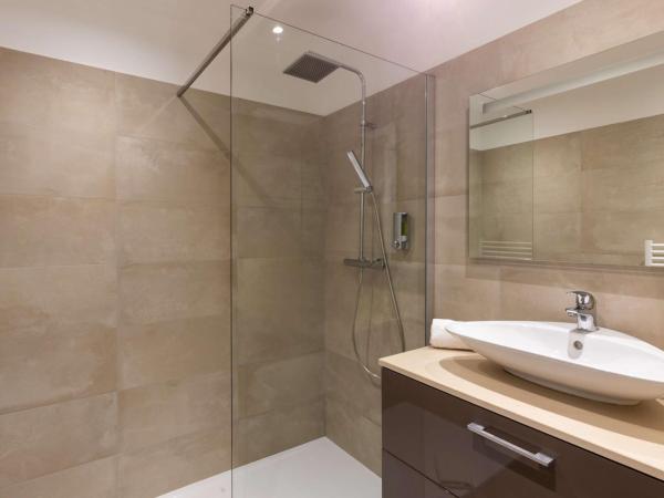 Best Western Hotel Casa Bianca : photo 3 de la chambre suite lit queen-size avec canapé-lit et terrasse - vue sur mer