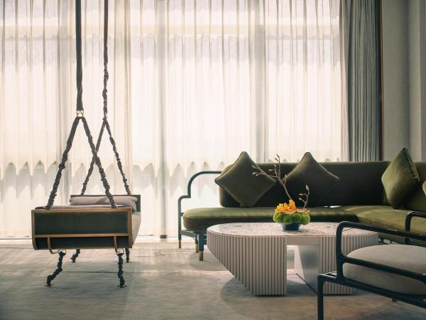 Hotel Indigo Hangzhou Uptown,Close to Westlake , boutique design hotel with freeflow minibar : photo 1 de la chambre suite 1 chambre