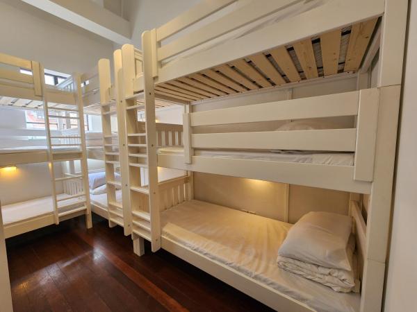 BEAT Arts Hostel at Chinatown : photo 1 de la chambre bed in triple-deck 12-bed mixed dorm