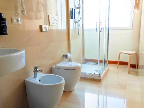 Catania Sea Palace Hotel : photo 3 de la chambre chambre familiale supérieure