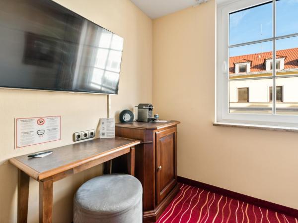 KING's Hotel First : photo 2 de la chambre chambre simple