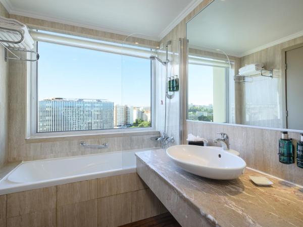 Melia Lisboa Oriente Hotel : photo 5 de la chambre chambre familiale