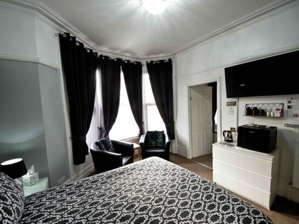 Rossall House , For Families & Couples : photo 2 de la chambre chambre familiale deluxe
