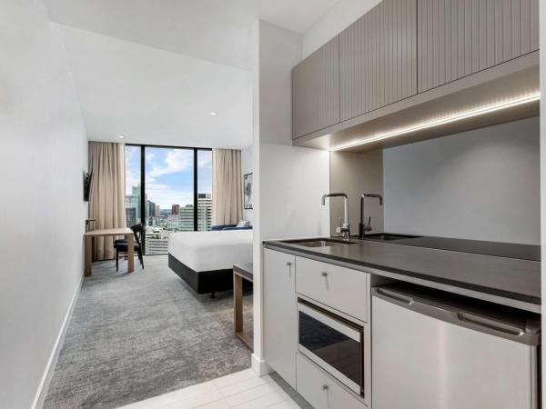 Adina Apartment Hotel Melbourne Southbank : photo 2 de la chambre studio lit king-size