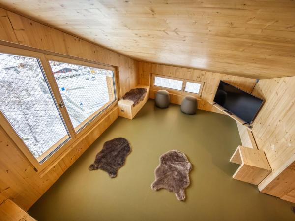 MAD Mount Hotel & Spa : photo 4 de la chambre chambre familiale avec salle de bains privative