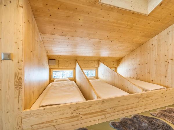 MAD Mount Hotel & Spa : photo 3 de la chambre chambre familiale avec salle de bains privative
