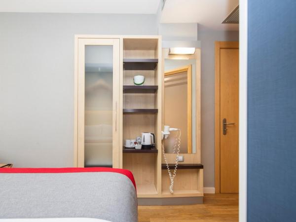 Holiday Inn Express Barcelona City 22@, an IHG Hotel : photo 9 de la chambre chambre lit queen-size standard - accessible aux personnes à mobilité réduite