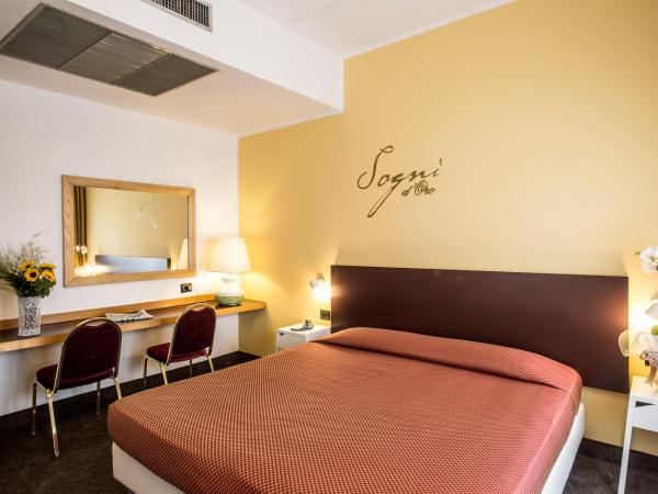 Hotel Mirage : photo 6 de la chambre chambre double ou lits jumeaux
