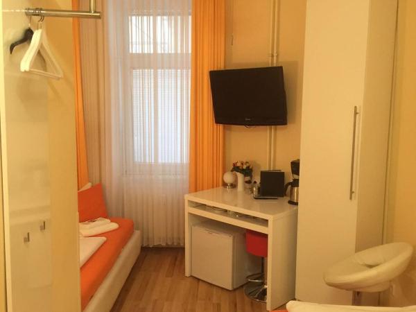 City Guesthouse Pension Berlin : photo 4 de la chambre chambre lits jumeaux standard