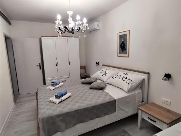 Villa Radić : photo 7 de la chambre chambre triple avec salle de bains privative séparée