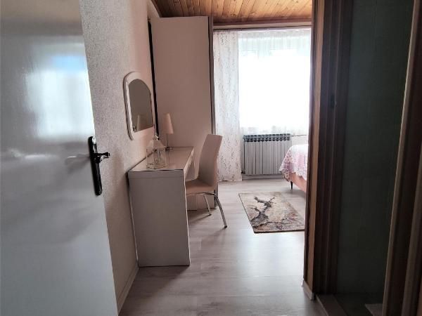 Villa Radić : photo 10 de la chambre chambre double avec salle de bains privative