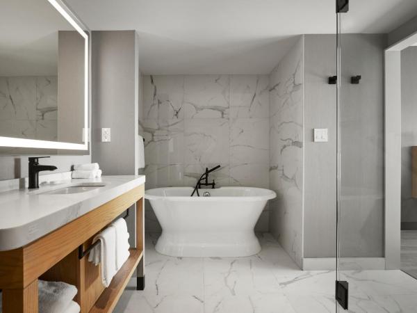 Hyatt Place Montreal - Downtown : photo 3 de la chambre suite 1 chambre lit king-size avec canapé-lit