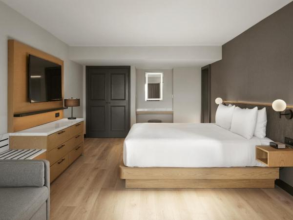 Hyatt Place Montreal - Downtown : photo 10 de la chambre chambre lit king-size spéciale avec canapé-lit