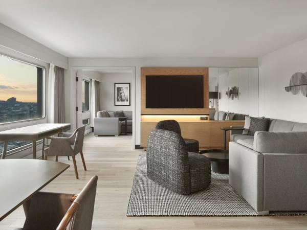 Hyatt Place Montreal - Downtown : photo 4 de la chambre chambre lit king-size spéciale avec canapé-lit