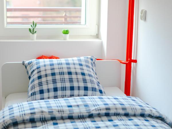 LoftMe Houses Hostel : photo 4 de la chambre chambre simple avec salle de bains commune