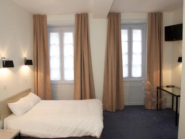 Hôtel Henri IV : photo 5 de la chambre chambre double standard