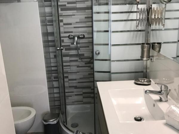 Hotel Perla Verde : photo 3 de la chambre chambre quadruple supérieure avec balcon