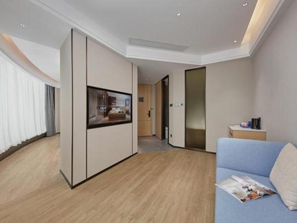 Fengyue Light Shang Hotel Guangzhou Baiyun Airport Store : photo 3 de la chambre suite