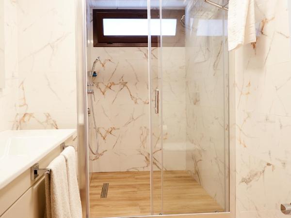 Mira Otel Alsancak : photo 7 de la chambre chambre double ou lits jumeaux standard