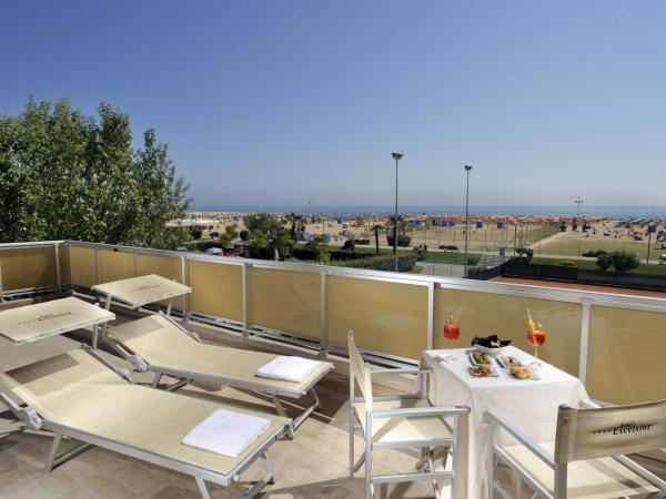 Hotel Excelsior : photo 2 de la chambre panoramic double or twin room with terrace with sea view