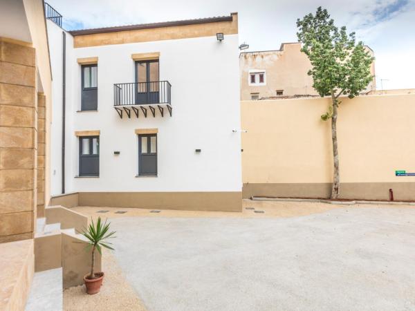 Camplus Palermo : photo 5 de la chambre chambre double ou lits jumeaux deluxe avec balcon