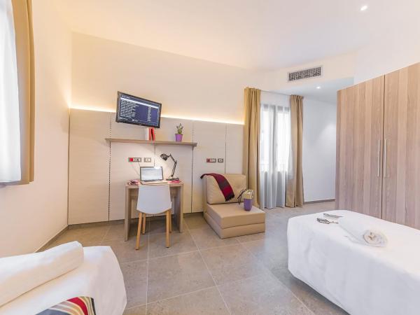 Camplus Palermo : photo 4 de la chambre chambre double ou lits jumeaux deluxe avec balcon