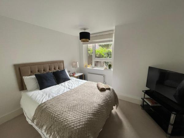Peaceful & Modern Double Bedroom With Garden View : photo 4 de la chambre chambre double - vue sur jardin