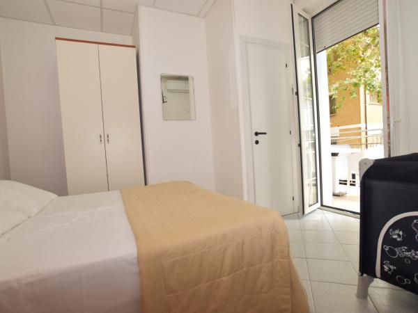 Hotel Villa del Parco : photo 4 de la chambre chambre double ou lits jumeaux standard