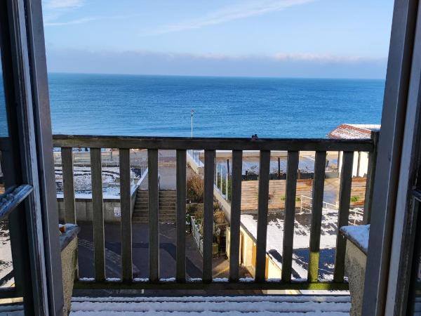 Les Galets Bleus : photo 2 de la chambre chambre double confort - vue sur mer