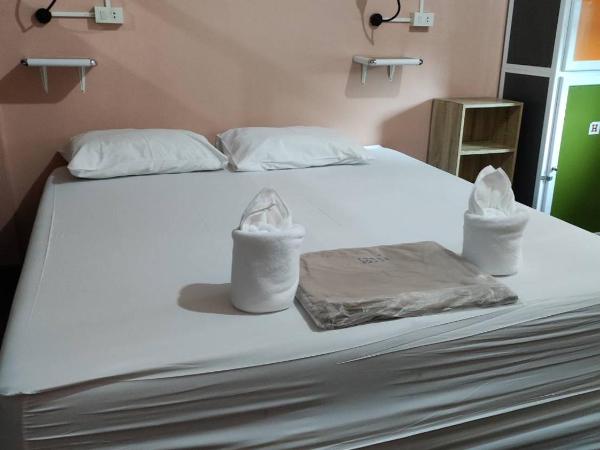 Urban Hostel Bangkok : photo 3 de la chambre chambre familiale avec salle de bains commune