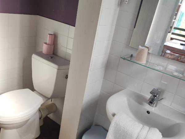 Les Galets Bleus : photo 1 de la chambre studio (2 adultes)