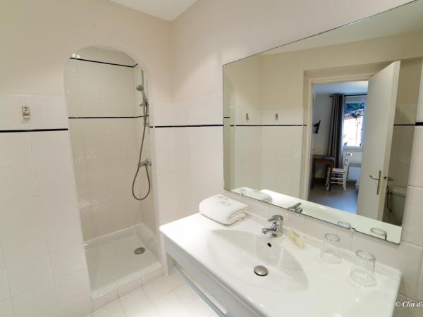 Hotel La Bienvenue : photo 2 de la chambre chambre - vue sur village