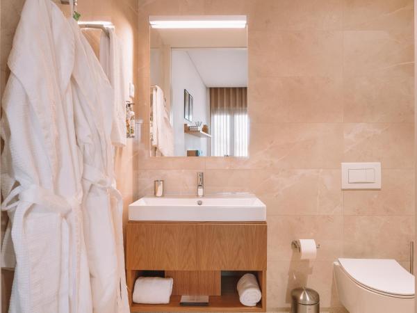 BFRESH Hotel - Padel, Pool & Fitness - Adults Only : photo 10 de la chambre chambre double supérieure