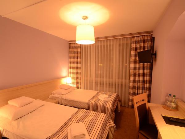 Hotel PZMot : photo 3 de la chambre chambre lits jumeaux standard